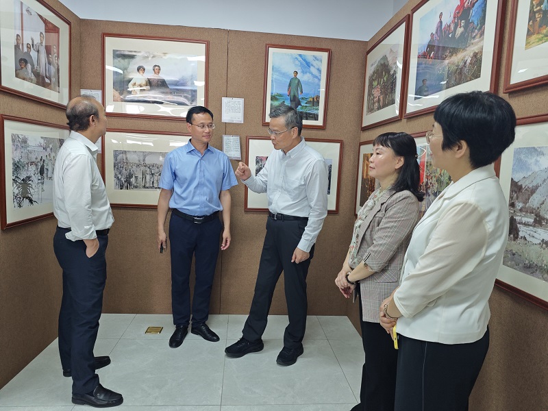 呂業(yè)升到集團(tuán)調(diào)研工會工作.jpg